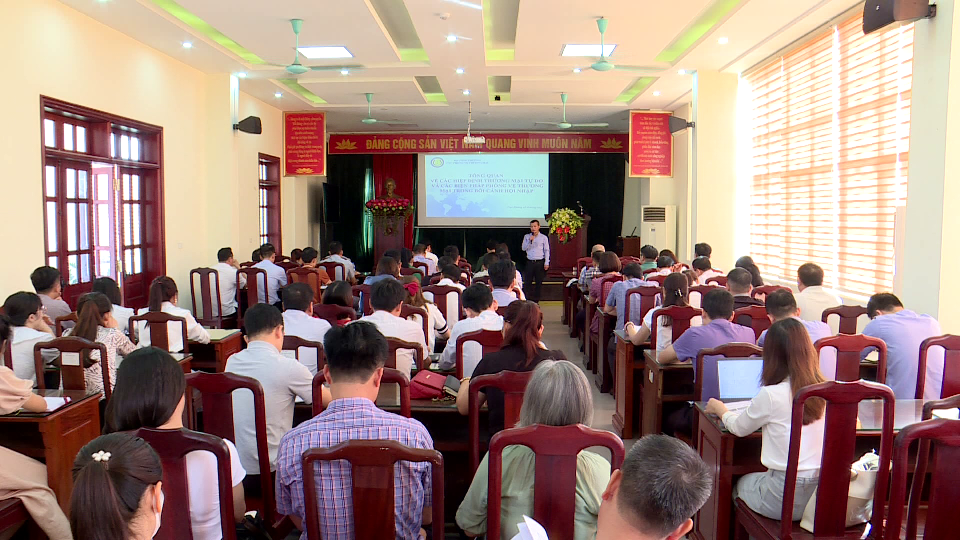 so_cong_thuong_tap_hua_pho_bien_thong_tin_ve_hoi_nhap_kinh_te_quoc_te(1)